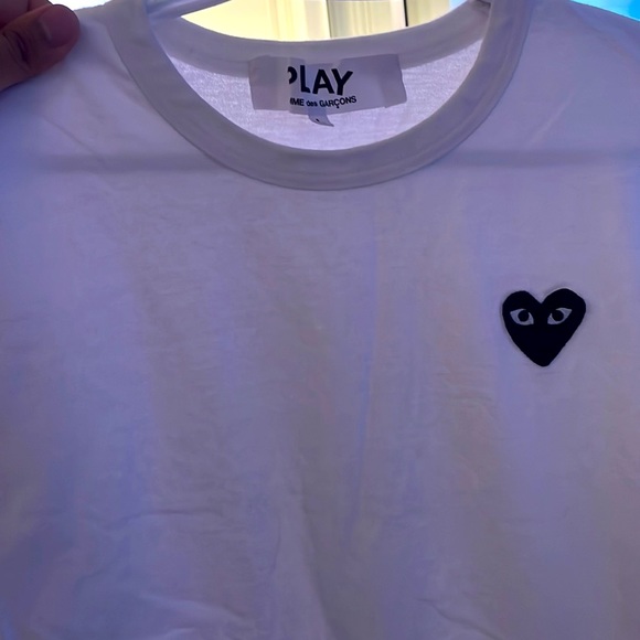 White Comme Des Garçon T-shirt with Black Heart - Picture 3 of 3